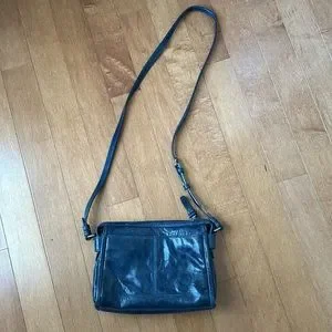 NWOT Frye Mel Crossbody Navy Leather